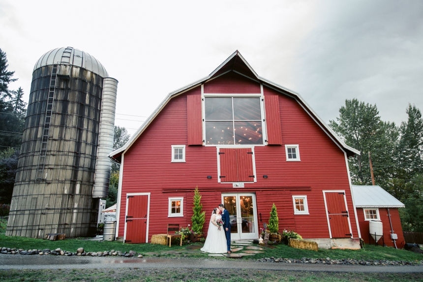 Seattle Photographer Redmond Wedding Photographer Red Barn Farm