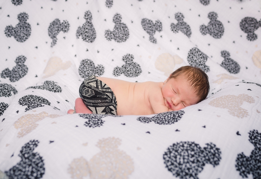 lynnwood newborn baby photographer