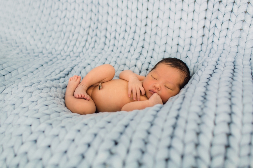 lynnwood newborn baby photographer