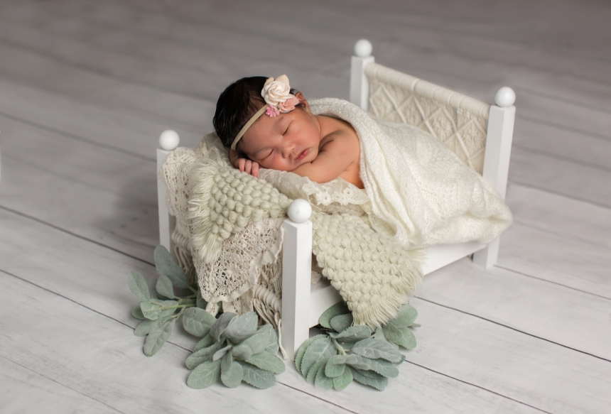 lynnwood newborn baby photographer